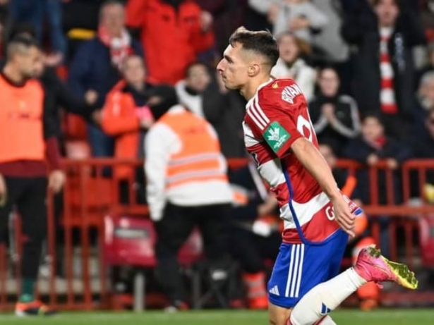 Bryan marcó el gol de la sentencia ante el Cádiz antes de marcharse (JOSÉ M. BALDOMERO)