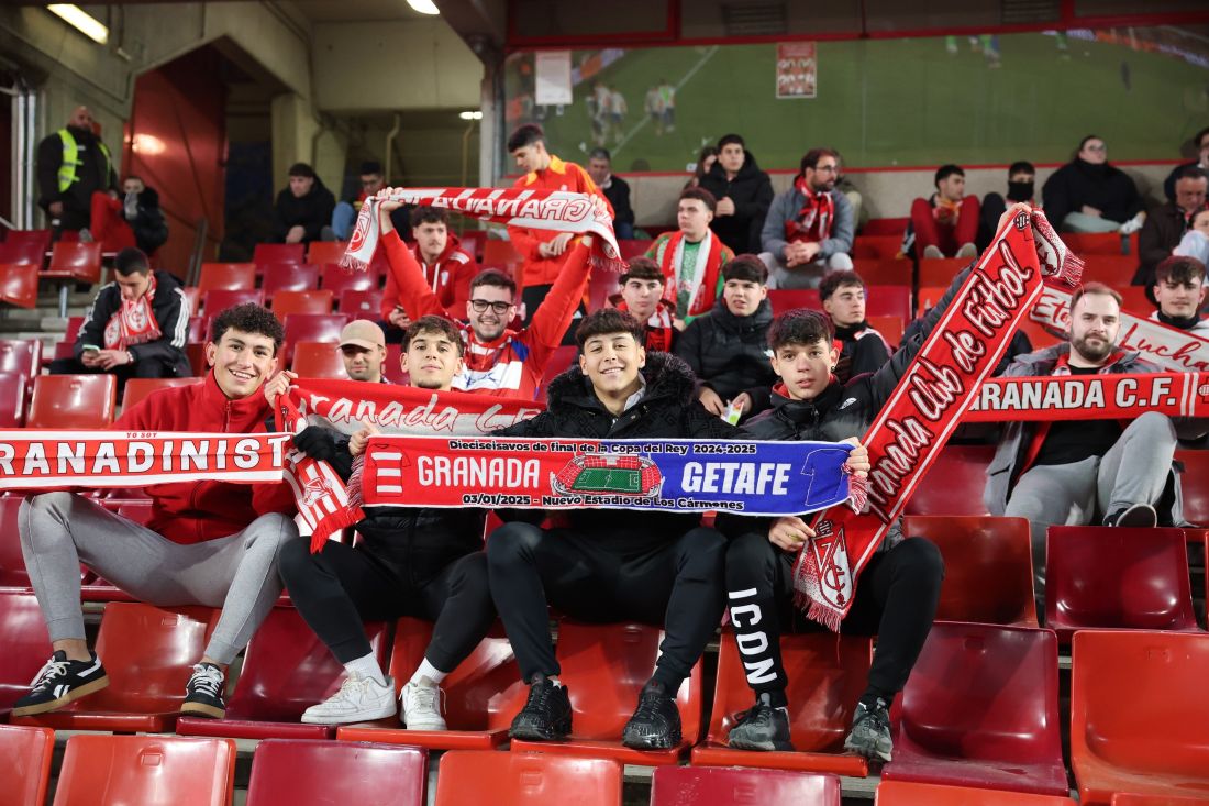 La afición volverá a Los Cármenes este viernes (J. AZCOYTIA)