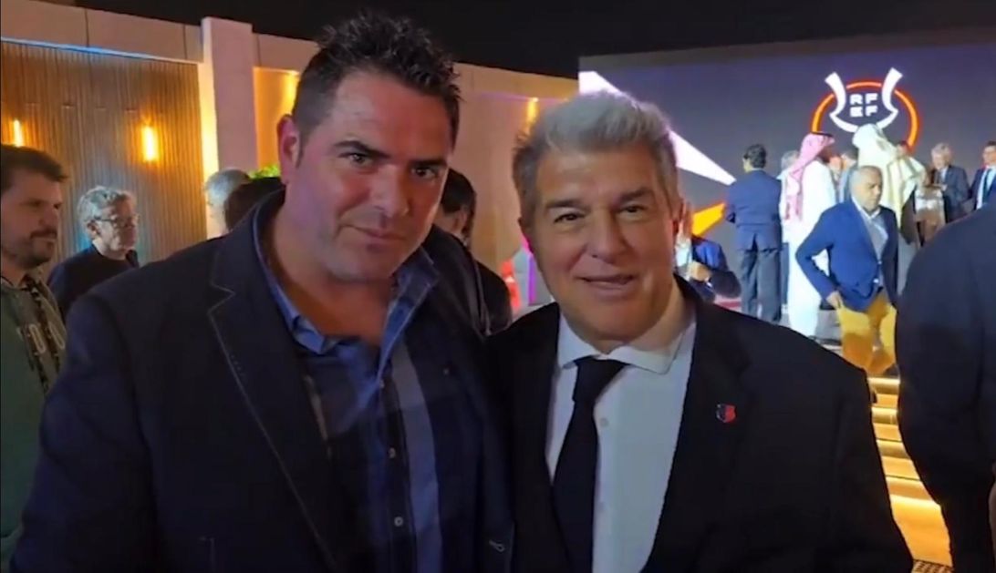 Fermín Criado junto a Joan Laporta (@ARENASDEARMILLA)