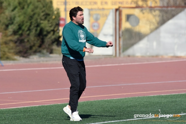 El entrenador del CD Santa Fe, Luis Torres (JOSÉ M. BALDOMERO) El entrenador del CD Santa Fe, Luis Torres (JOSÉ M. BALDOMERO)