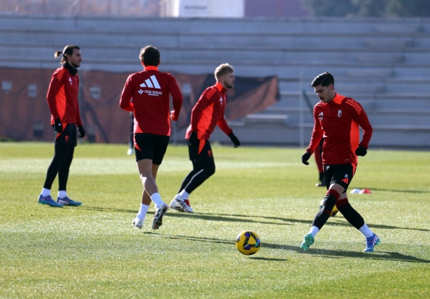 Carlos Neva durante un entrenamiento tras superar su última lesión (J. AZCOYTIA) Carlos Neva durante un entrenamiento tras superar su última lesión (J. AZCOYTIA)