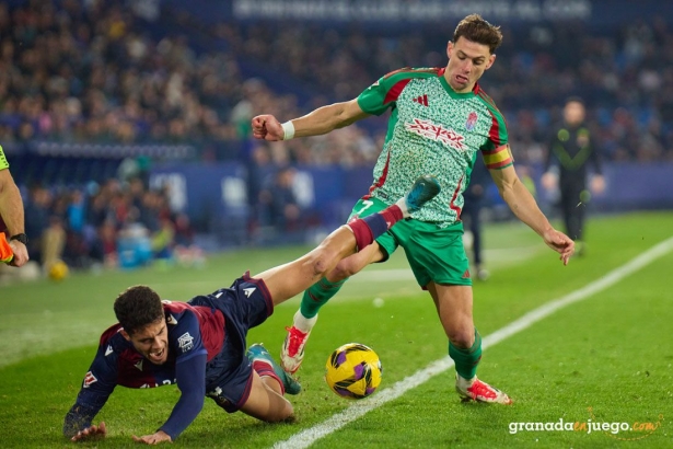Boyé fue de los más destacados ante el Levante (LOF) Boyé fue de los más destacados ante el Levante (LOF)