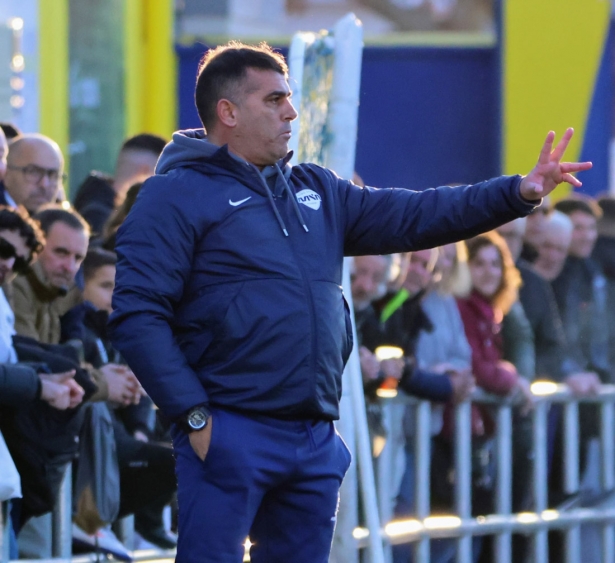 Emilio Fajardo durante el partido en el `Miguel Moranto` (JOSÉ ANDRÉS FERNÁNDEZ)