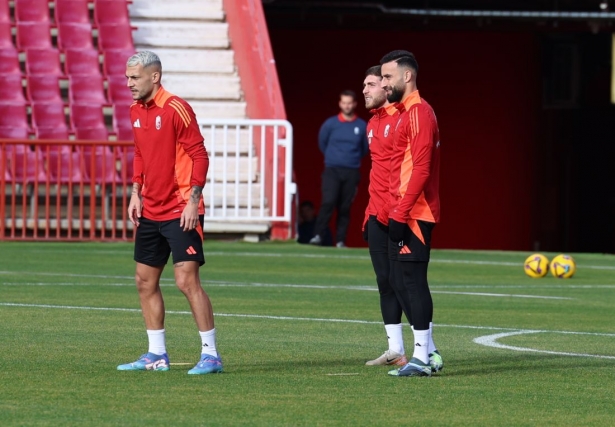 Abde y Stoichkov se estrenen en una convocatoria con el Granada (J. AZCOYTIA) Abde y Stoichkov se estrenen en una convocatoria con el Granada (J. AZCOYTIA)
