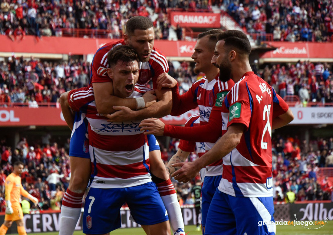 Lucas Boyé abrió el marcador desde el punto de penalti (JOSÉ M. BALDOMERO)