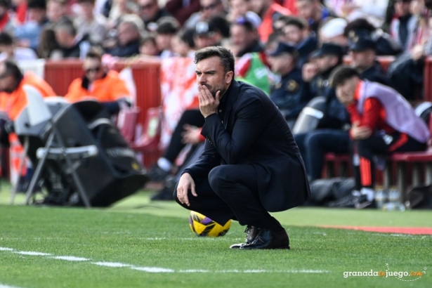 Albés ha terminado decepcionado cn el nivel de su equipo (JOSÉ M. BALDOMERO) Albés ha terminado decepcionado cn el nivel de su equipo (JOSÉ M. BALDOMERO)