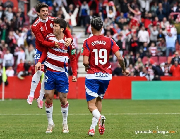 Lama ha debutado por la puerta grande (JOSÉ M. BALDOMERO) Lama ha debutado por la puerta grande (JOSÉ M. BALDOMERO)