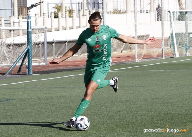 El Atarfe mereció mejor suerte ante Benagalbón (J. PALMA/ARCHIVO) El Atarfe mereció mejor suerte ante Benagalbón (J. PALMA/ARCHIVO)
