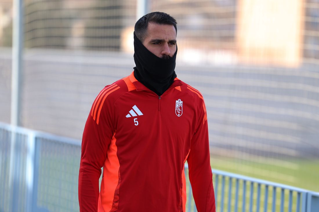 Insua se pierde el partido contra el Eldense (J. AZCOYTIA)