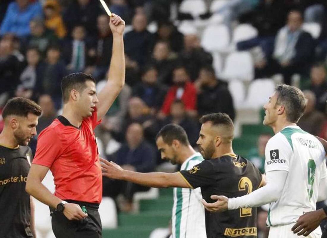 Lux Franco se estrenará dirigiendo al Granada 
