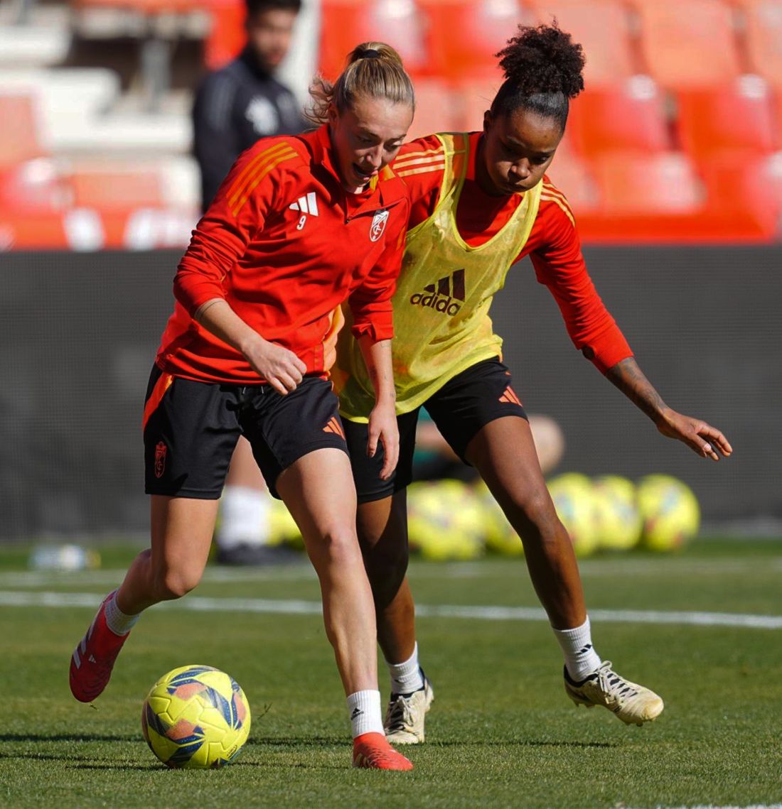 Las granadinas quieren dar la sorpresa (GRANADA CF)
