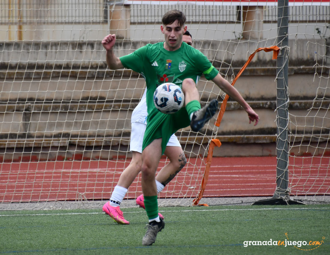 José Carlos en un lance del partido (J. PALMA)