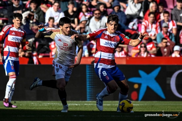 El Granada se tuvo que conformar con el empate (JOSÉ M. BALDOMERO)