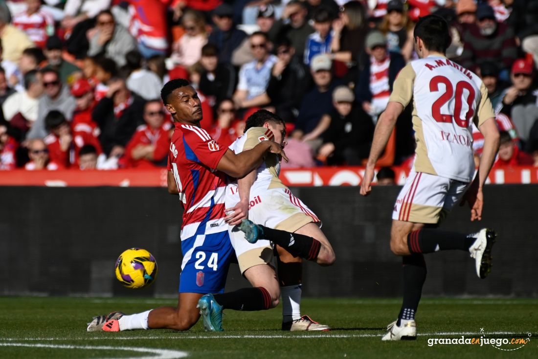 Williams volvió a ser de los más destacados ante el Mirandés (JOSÉ M. BALDOMERO)