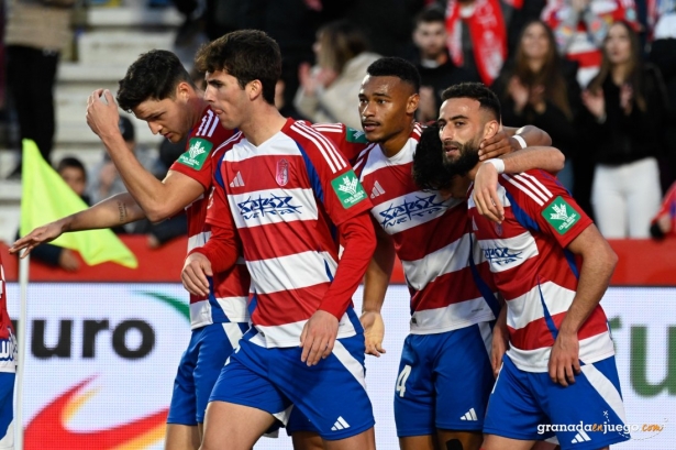 El Granada necesita comenzar a enlazar triunfos (JOSÉ M. BALDOMERO) El Granada necesita comenzar a enlazar triunfos (JOSÉ M. BALDOMERO)