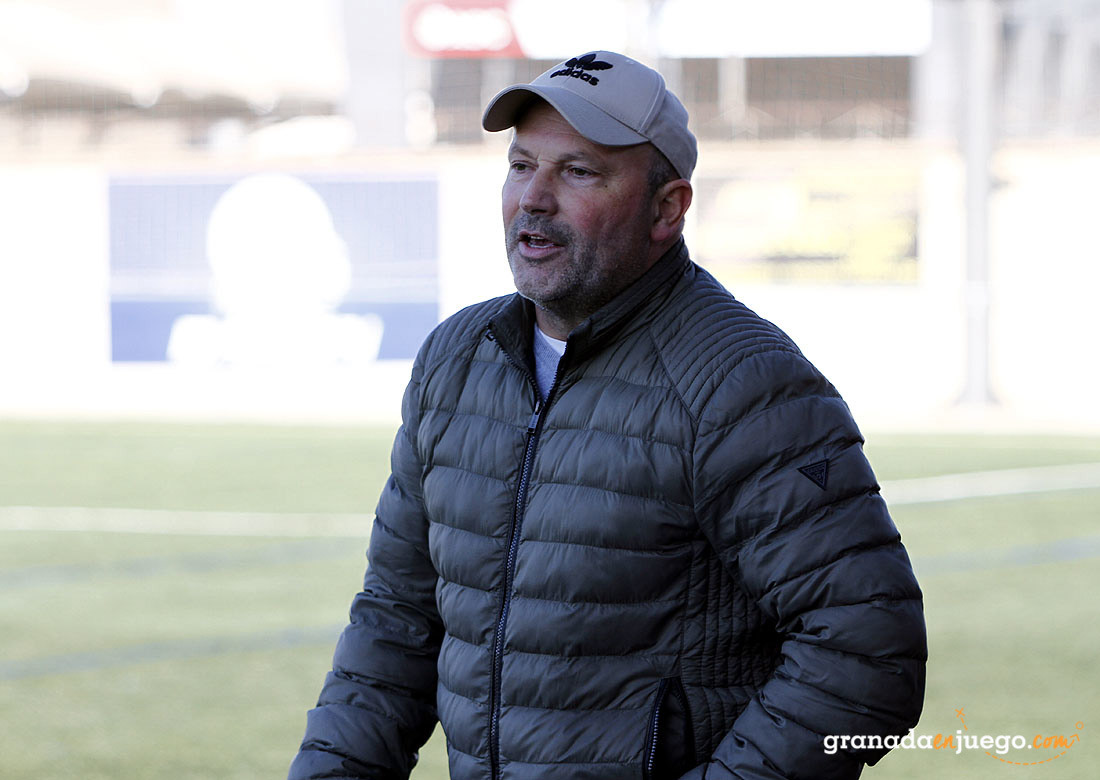 El entrenador del Arenas de Armilla, Thierry Pérez (J. PALMA)