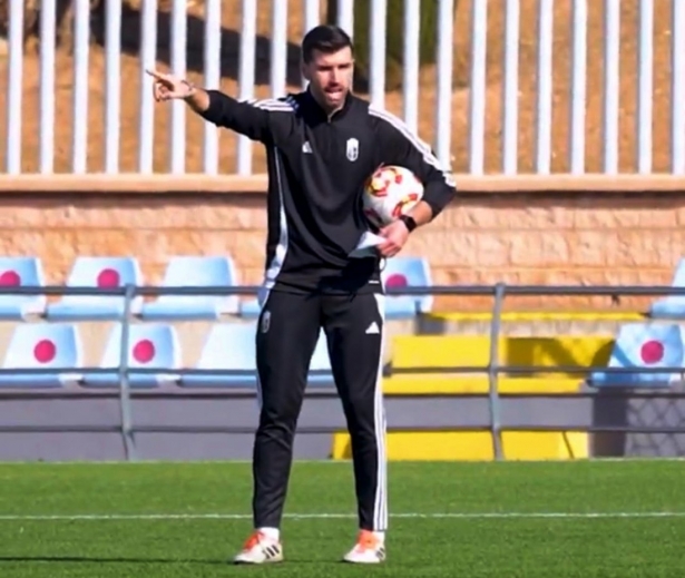 El entrenador del Granada juvenil, Sergio Ortiz (GRANADA CF) El entrenador del Granada juvenil, Sergio Ortiz (GRANADA CF)