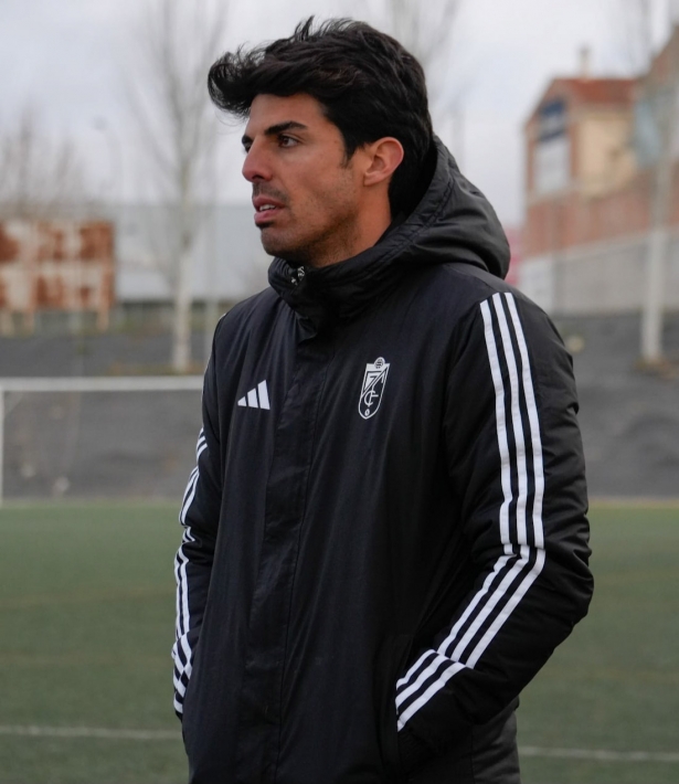 El entrenador del Granada CF C, Adolfo Martínez (GCF)