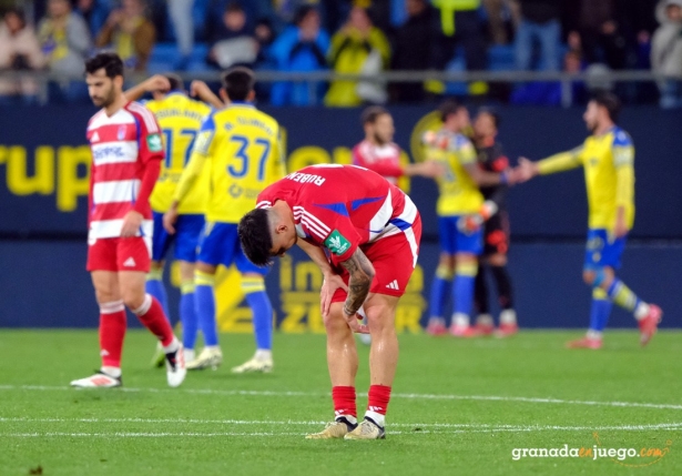 El Granada encajó una nueva derrota ante el Cádiz (LOF) El Granada encajó una nueva derrota ante el Cádiz (LOF)