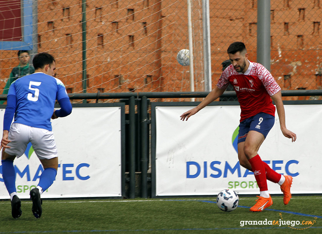 Toni Iglesias en el partido ante el Maracena (J. PALMA)