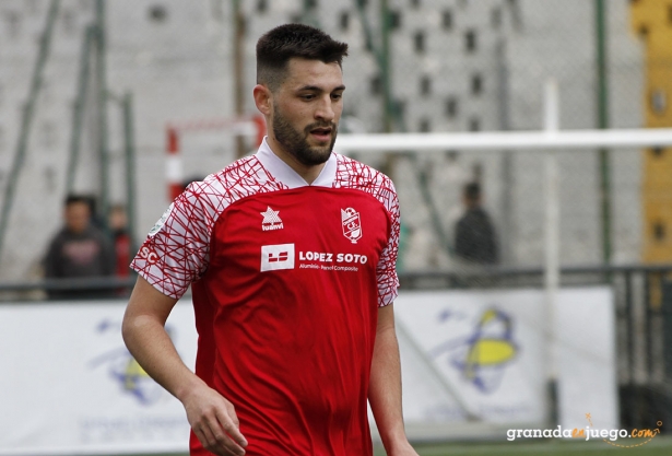 Toni Iglesias, jugador del Churriana CF (J. PALMA)