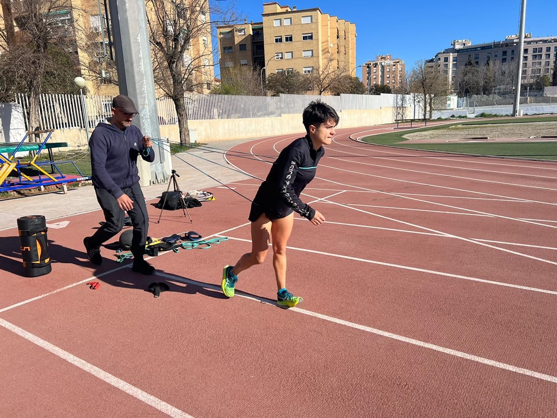 María Pérez entrenando en el Estadio de la Juventud (JUNTA)