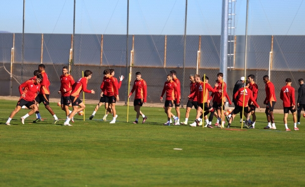 El equipo ha regresado hoy lunes al trabajo (J. AZCOYTIA) El equipo ha regresado hoy lunes al trabajo (J. AZCOYTIA)