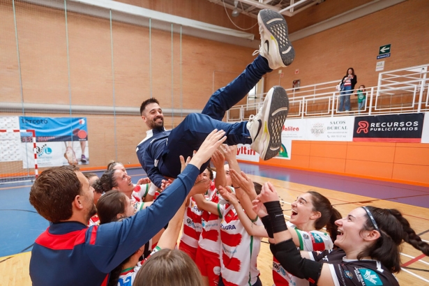 El Detugra RL Granada celebra el ascenso (JOSE VELASCO) El Detugra RL Granada celebra el ascenso (JOSE VELASCO)