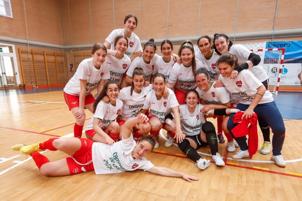 El Detugra RL Granada celebra el ascenso (JOSE VELASCO)