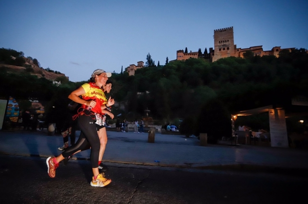  Imagen de corredores en la TotalEnergies Media Maratón Ciudad de Granada. Archivo (AYUNTAMIENTO DE GRANADA)