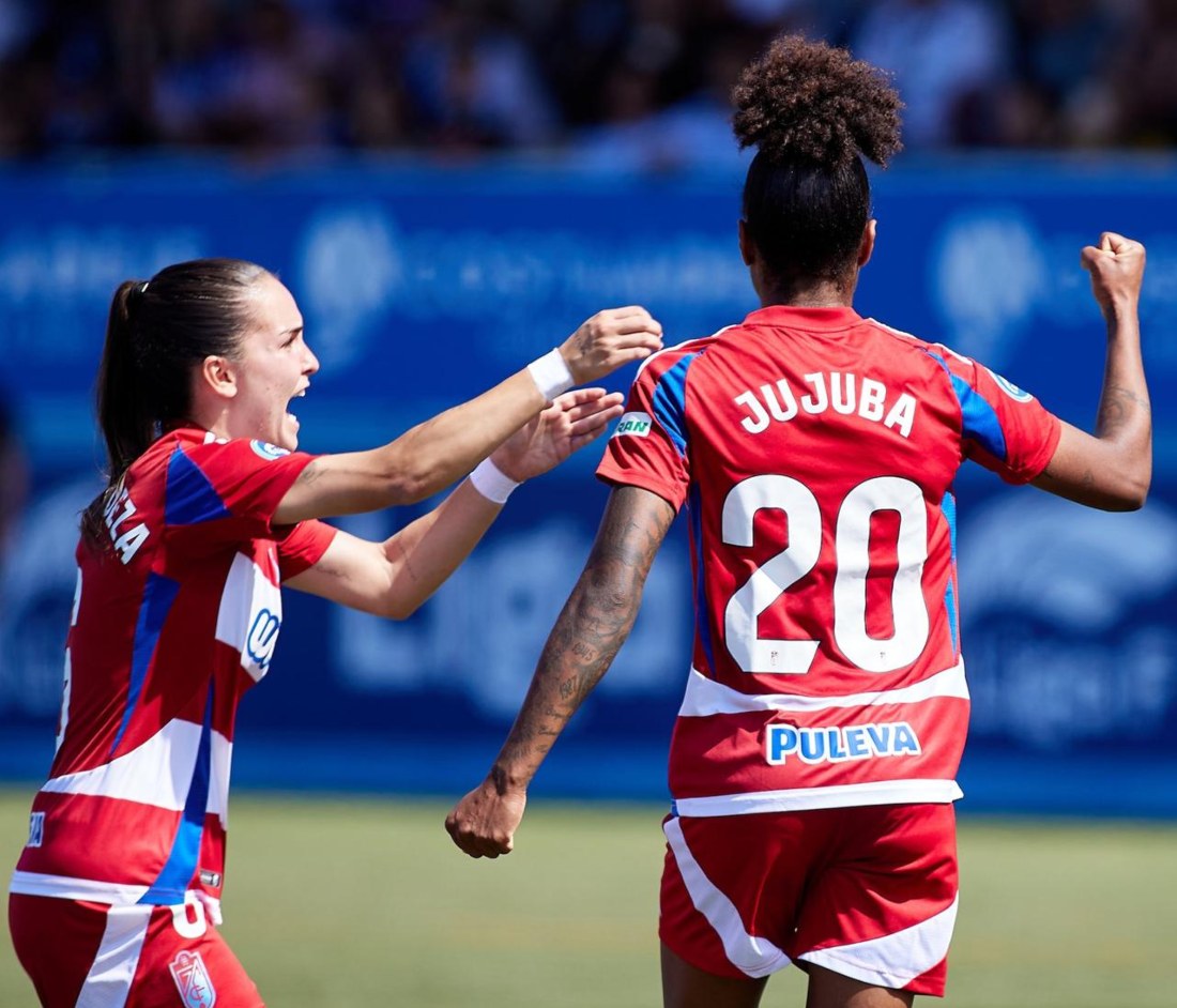 Jujuba se estrenó como rojiblanca (GRANADA CF)