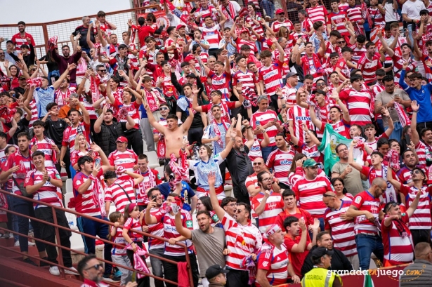 La afición ya arropó al equipo en Albacete (LOF)