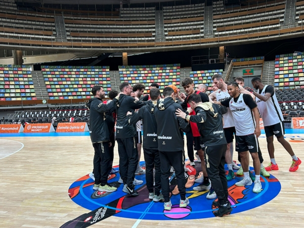 Entrenamiento del Covirán Granada en el Coliseum de La Coruña (COVIRÁN GRANADA)