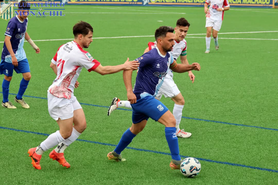 El Atlético Monachil está en la pelea por el playoff (MANU LÓPEZ/ATLÉTICO MONACHIL)