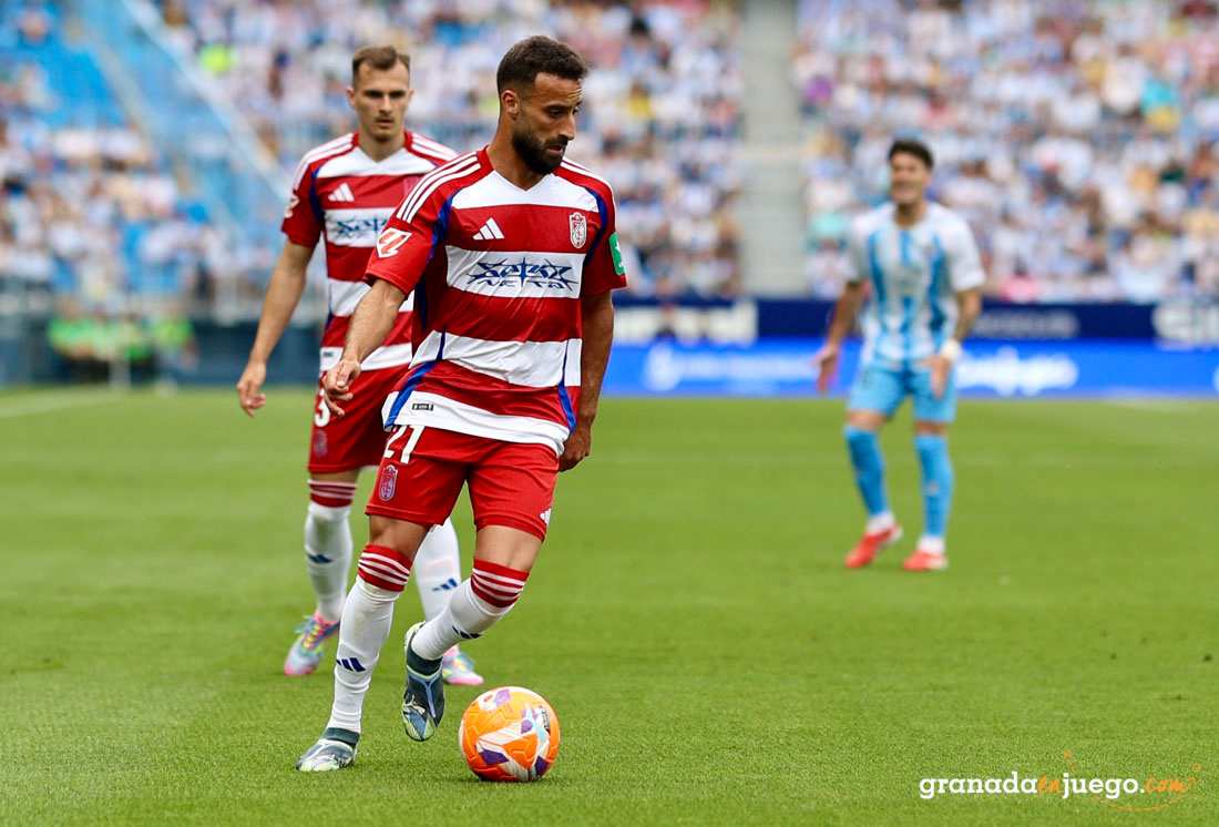 Adbe, jugador del Granada CF, en un momento del encuentro ante el Málaga CF (LOF)