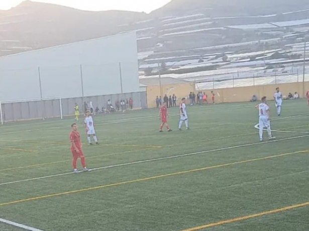 El Guadix CF venció en Carchuna al Costa Tropical (GUADIX CF) El Guadix CF venció en Carchuna al Costa Tropical (GUADIX CF)