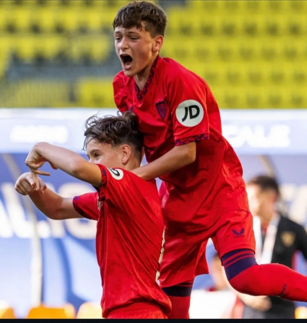 Aitor Rodríguez celebra un gol Aitor Rodríguez celebra un gol