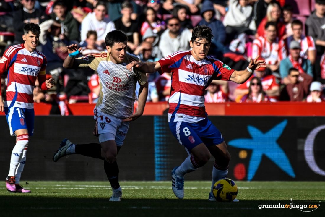 El Granada no pudo pasar del empate ante el Mirandés (JOSÉ M. BALDOMERO)