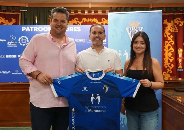 La UD Maracena estrenará su nueva camiseta en la Copa Andalucía (UD MARACENA) La UD Maracena estrenará su nueva camiseta en la Copa Andalucía (UD MARACENA)