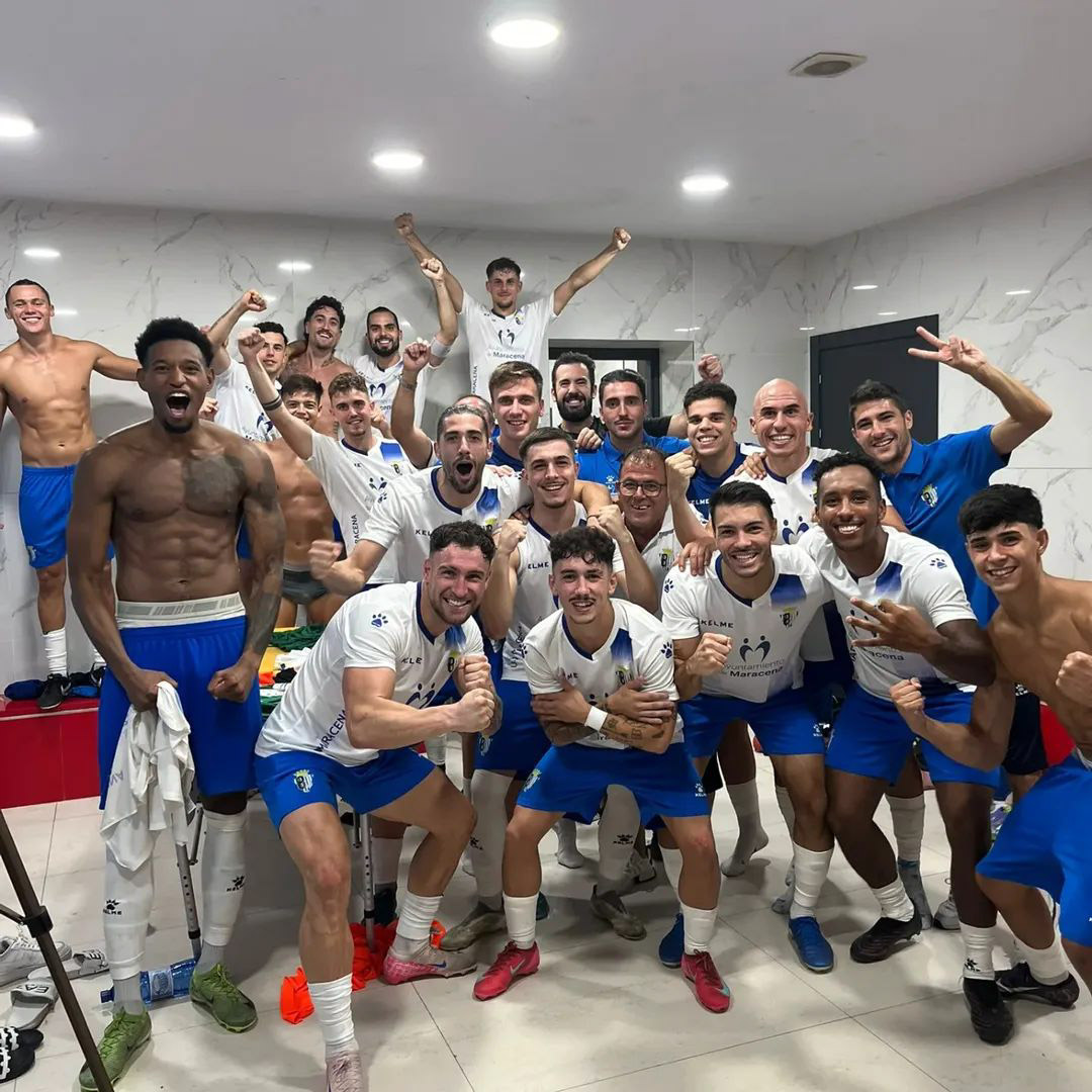 La UD Maracena celebra su pase a semifinales (IF MARACENA)
