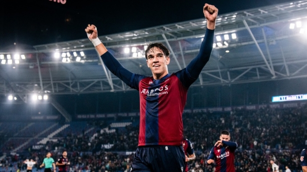 Espí podría aterrizar en Los Cármenes (LEVANTE UD) Espí podría aterrizar en Los Cármenes (LEVANTE UD)