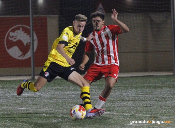 Pollo, jugador del Arenas, en una acción de ataque (J. PALMA)