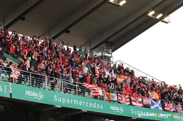 La afición no abandona al equipo (LOF) La afición no abandona al equipo (LOF)