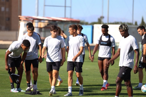 El equipo vuelve el martes al trabajo (J. AZCOYTIA) El equipo vuelve el martes al trabajo (J. AZCOYTIA)