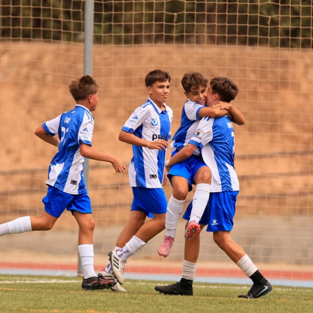 El Español Albolote empieza liderando la Primera Andaluza Infantil (ESPAÑOL ALBOLOTE) El Español Albolote empieza liderando la Primera Andaluza Infantil (ESPAÑOL ALBOLOTE)