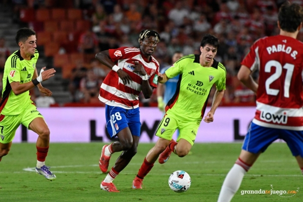 El Granada tiene que empezar a ganar en su estadio (J.M. BALDOMERO) El Granada tiene que empezar a ganar en su estadio (J.M. BALDOMERO)