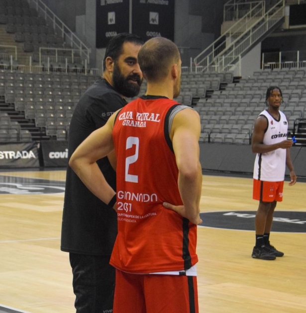 Ramón Díaz está satisfecho con la actitud de su equipo (COVIRAN GRANADA) Ramón Díaz está satisfecho con la actitud de su equipo (COVIRAN GRANADA)