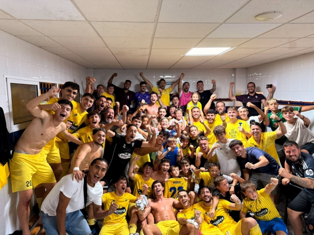 El CD Huétor Tájar celebra su pase a los octavos de final (CD HUÉTOR TÁJAR) El CD Huétor Tájar celebra su pase a los octavos de final (CD HUÉTOR TÁJAR)