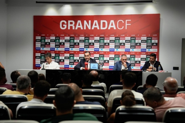 El club quiere mostrarse más accesible para sus aficionados (GRANADA CF) El club quiere mostrarse más accesible para sus aficionados (GRANADA CF)