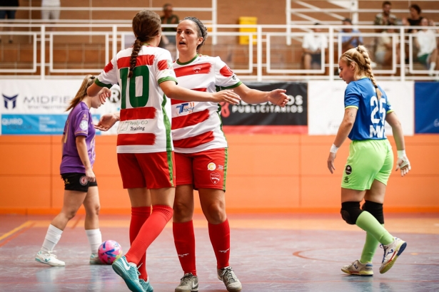 Bien estreno en Segunda División Femenina del Granada FS (FRANCISCO NEYRA / A360 COMUNICACIONES) Bien estreno en Segunda División Femenina del Granada FS (FRANCISCO NEYRA / A360 COMUNICACIONES)